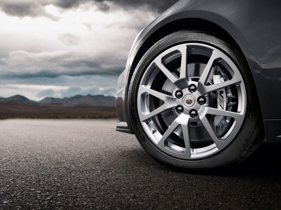  Cadillac CTS-V Coupe 2011 года  (фото 70 из 71)